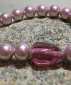 bracelet rosy glass beads on elasitc detailled view